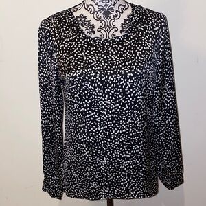 5/$50 Sioni Black & White Patterned Blouse Embellished Back Size Small Runs Big